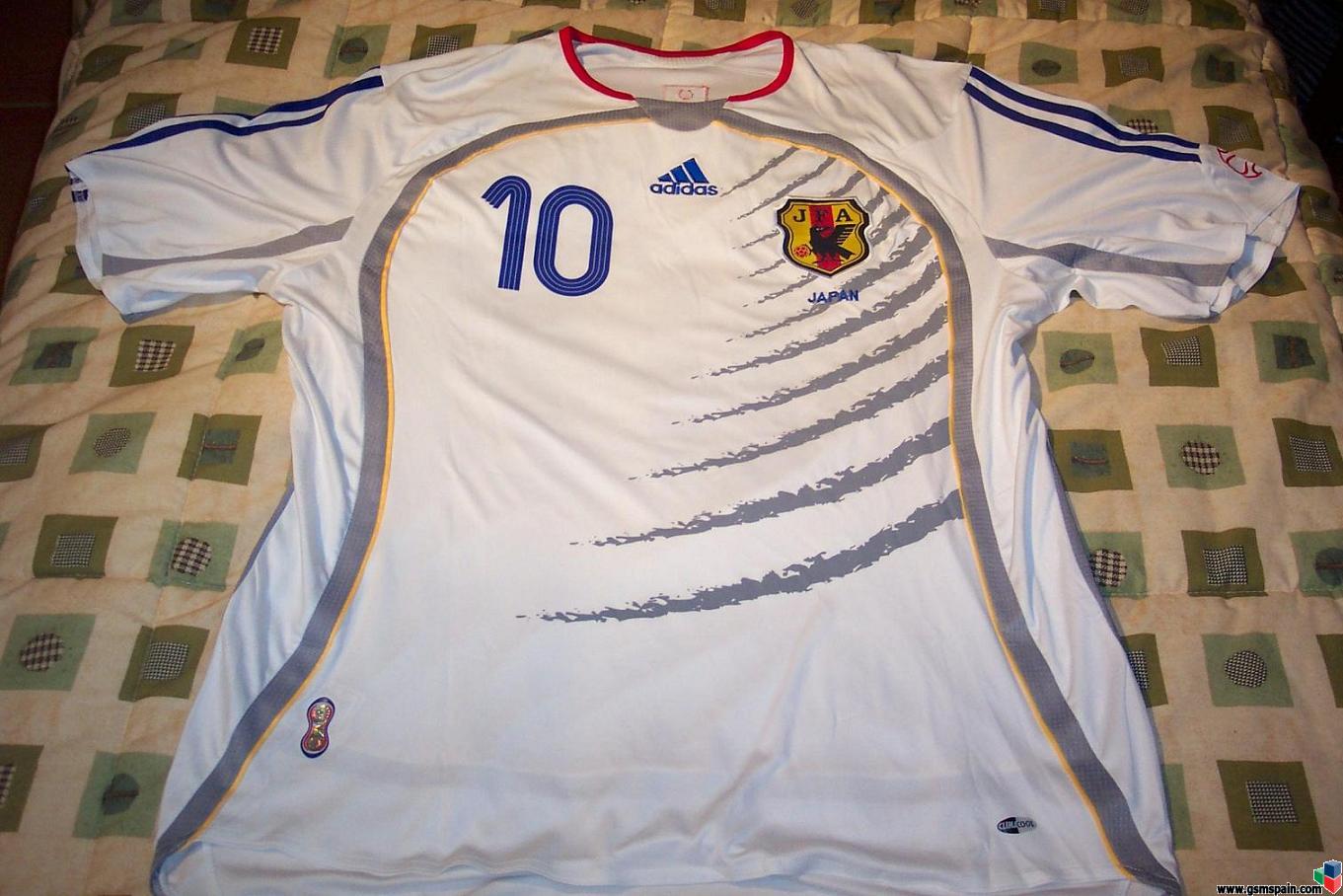 VENDO ESTAS 3 CAMISETAS DE FUTBOL(sevilla,japon oliver aton...)