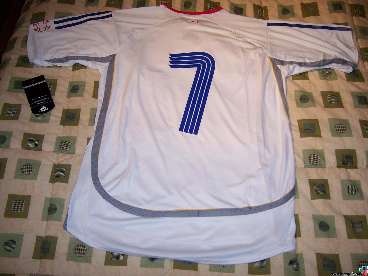 VENDO ESTAS 3 CAMISETAS DE FUTBOL(sevilla,japon oliver aton...)