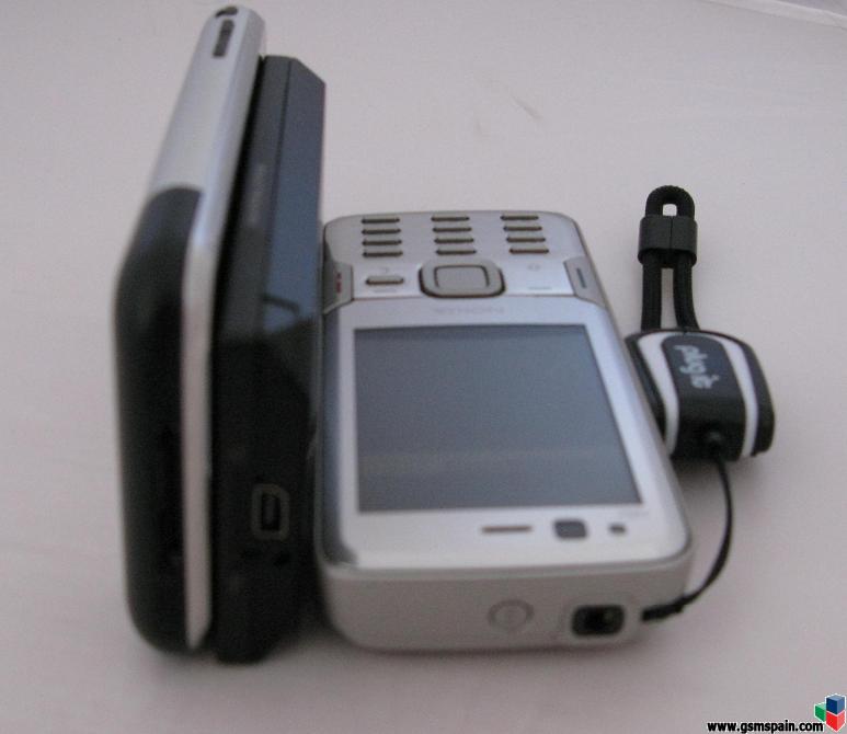 *  * * * *  HTC TOUCH DIAMOND * * * * * (vs iPhone)