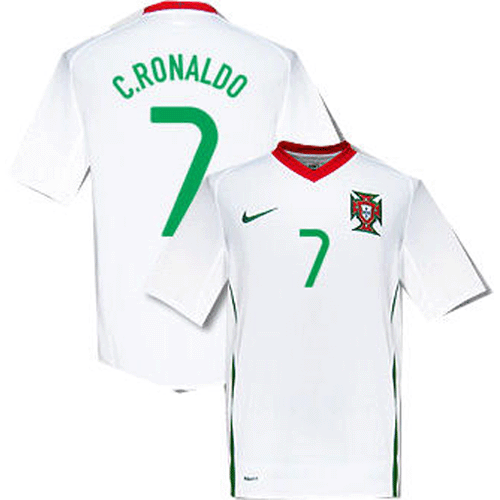 Vendo camiseta de Portugal 2 equipacin Talla XL por 30 euros y dos juegos de ps3.