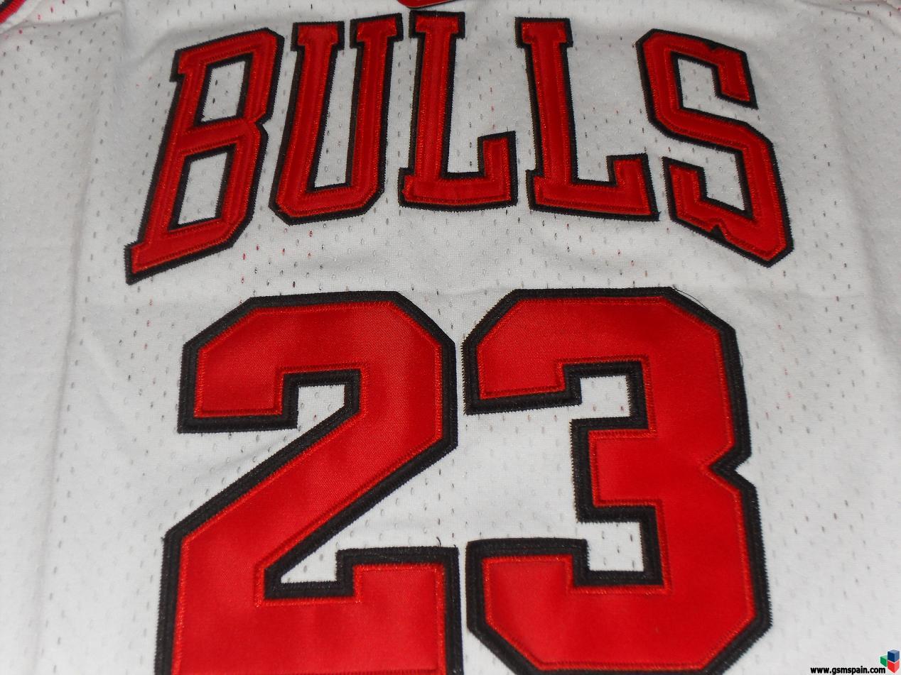 Camiseta Chicago Bulls Michael Jordan Talla S, 2 modelos blanca y negra