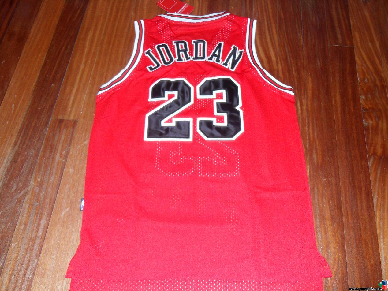 Camiseta Chicago Bulls Michael Jordan Talla S, 3 modelos blanca y negra y roja