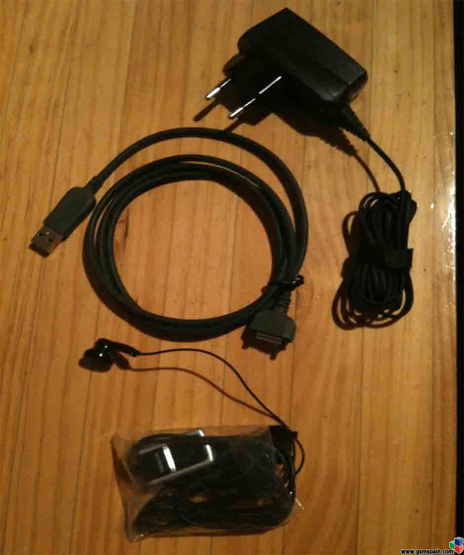 Vendo cargador, cable de datos (usb) y auricular - microfono de nokia N-73