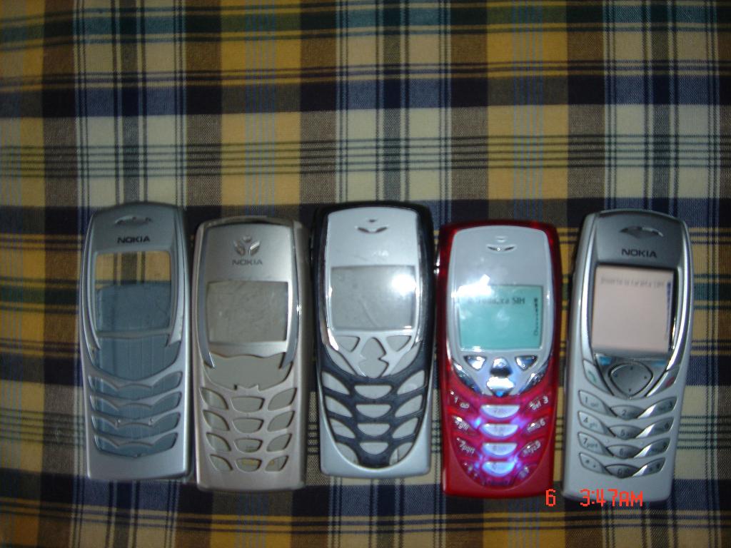 Nokia 6100 + 6510 x 80 euros