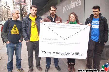 El milln de firmas que piden la dimisin del PP llegan a la sede popular