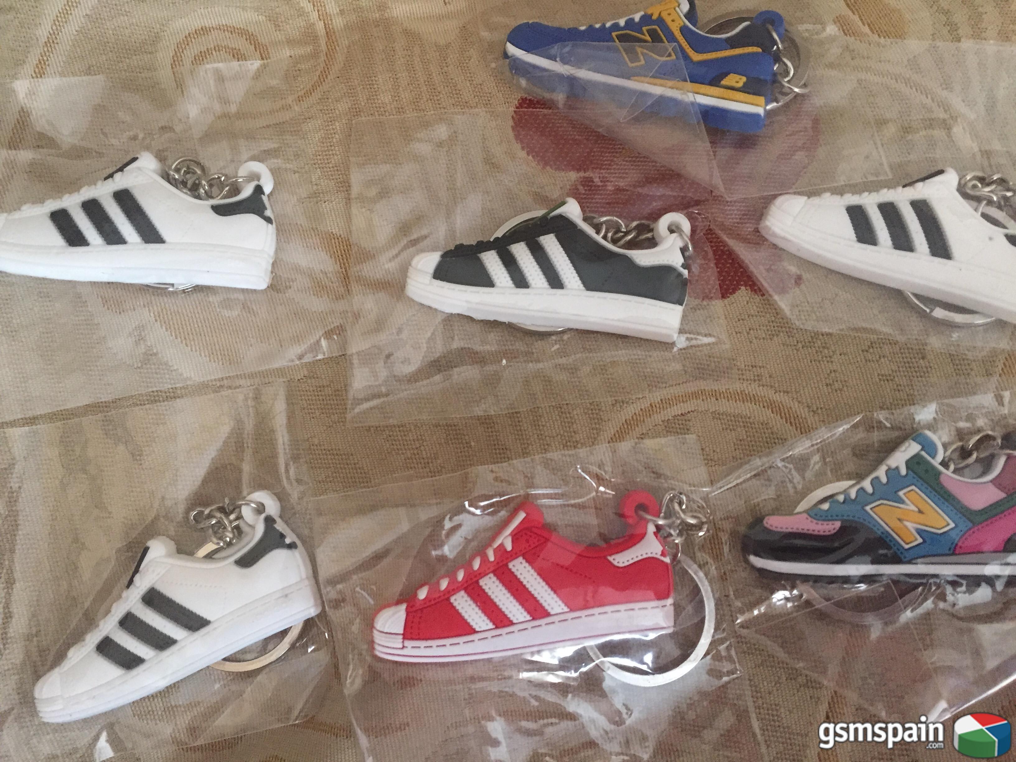 [VENDO] Llaveros adidas y nb