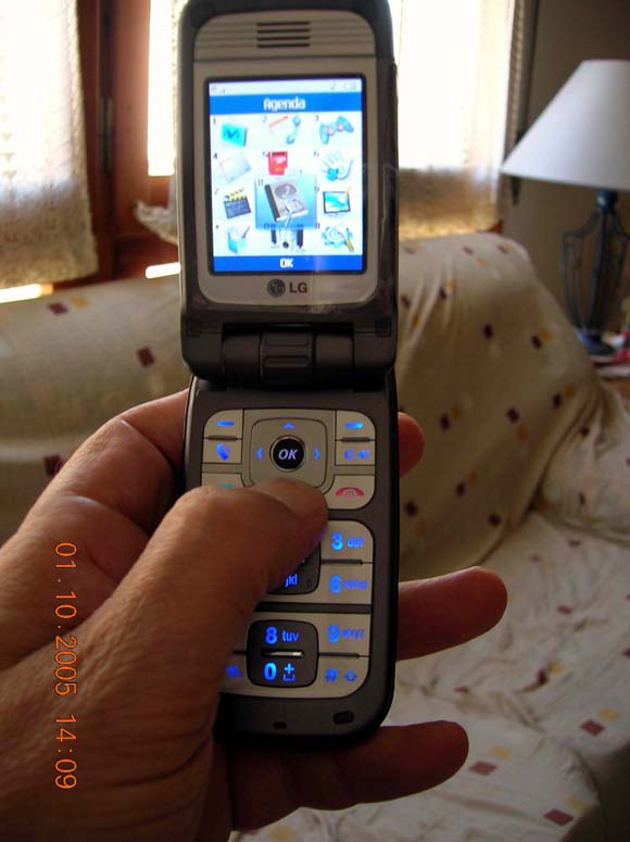 Review LG U8210