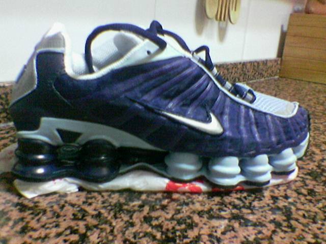 Nike 12 muelles talla 42