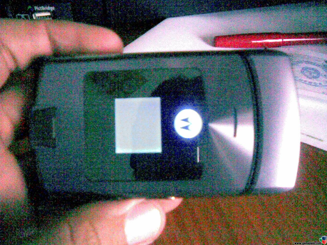 Motorola V3i: Pantalla externa que solo se ilumina