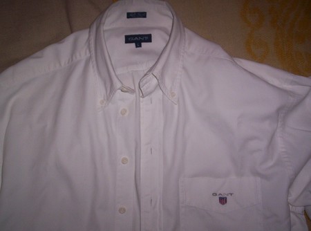 Vendo camisa Gant original y preciosa de la talla L (En blanco) SOLO 50!!!
