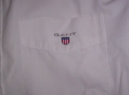 Vendo camisa Gant original y preciosa de la talla L (En blanco) SOLO 50!!!